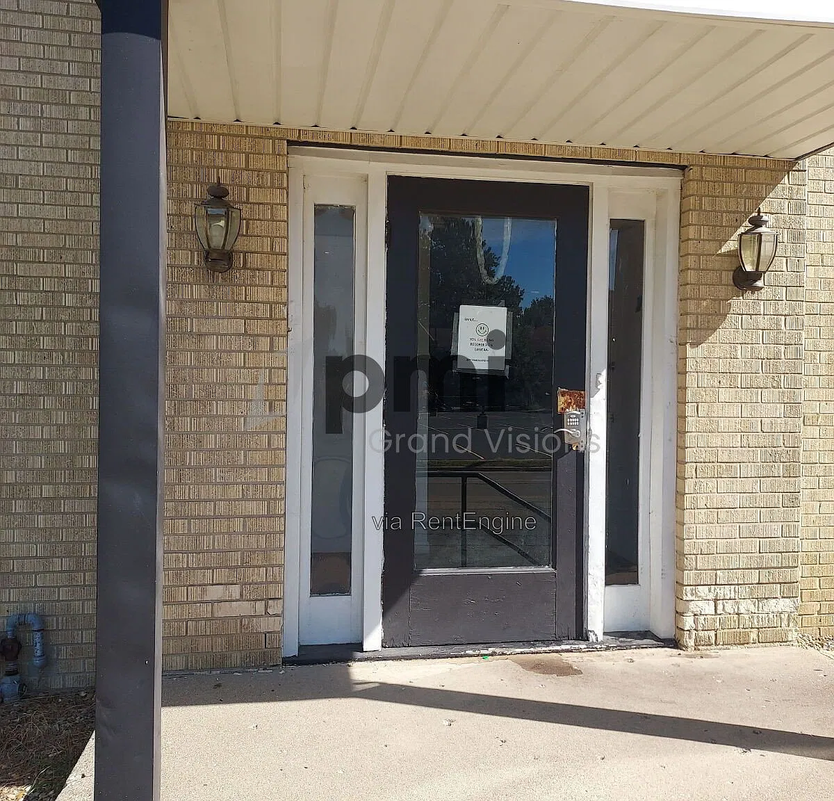 2 bed, 1.0 bath, 750 sqft, $1,061 — Photo 2