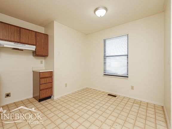 5th image of 6308 Rolling Glen Dr