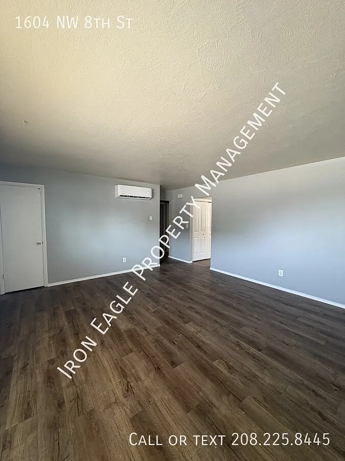 2 bed, 1.0 bath, 850 sqft, $1,295 — Photo 3