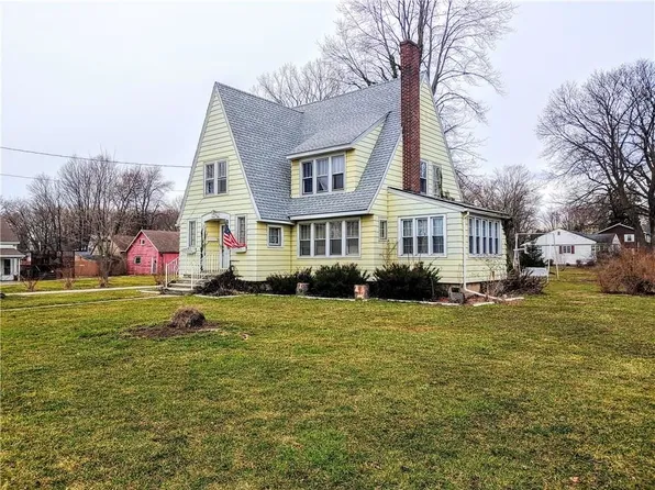 41 E Wright Ave, Waterloo, NY 13165