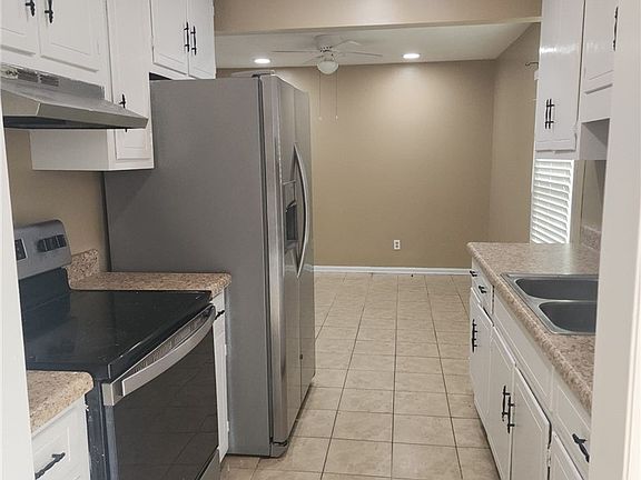 4th image of 105 Alexander Ln