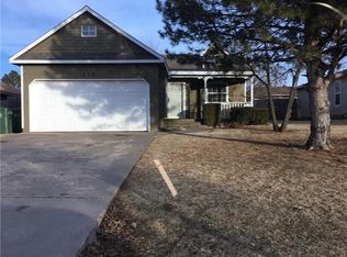 609 S 3rd St, Yukon, OK 73099