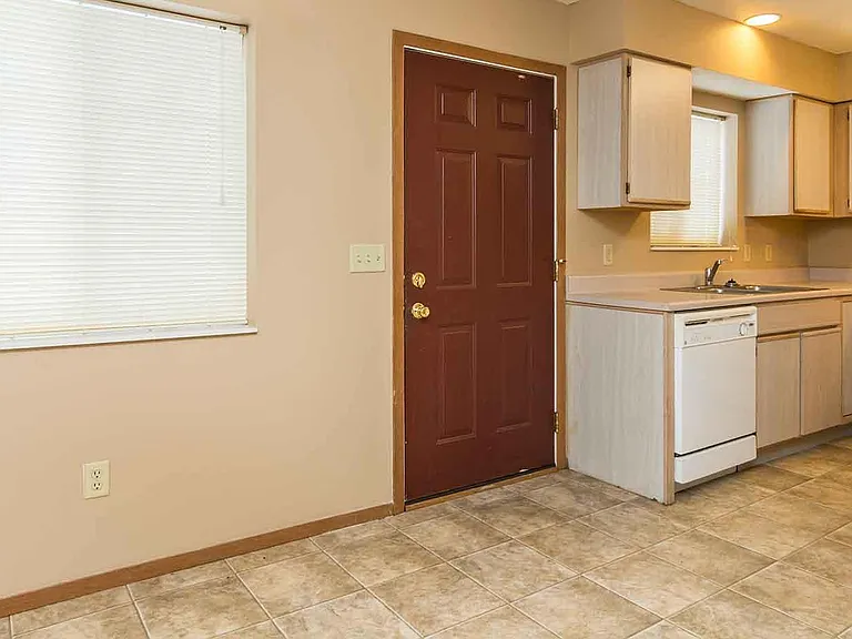 WestPointe Townhomes — Photo 16