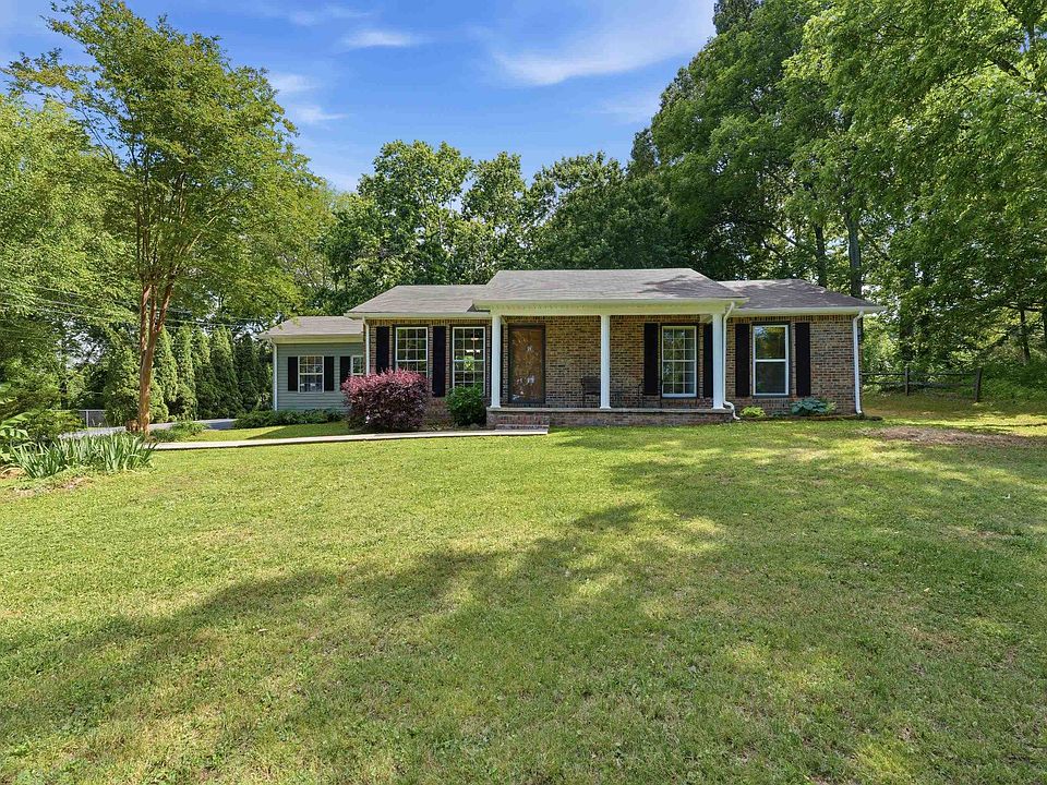 1st image of 390 Carter Dr