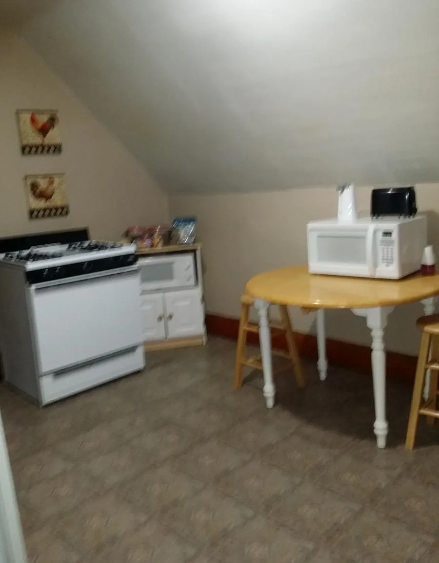 1 bed, 884 sqft, $675 — Photo 4
