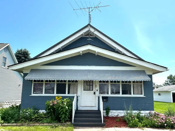 206 Cedar St, Williams, IA 50271
