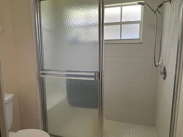 566 Clubside Cir — Photo 17