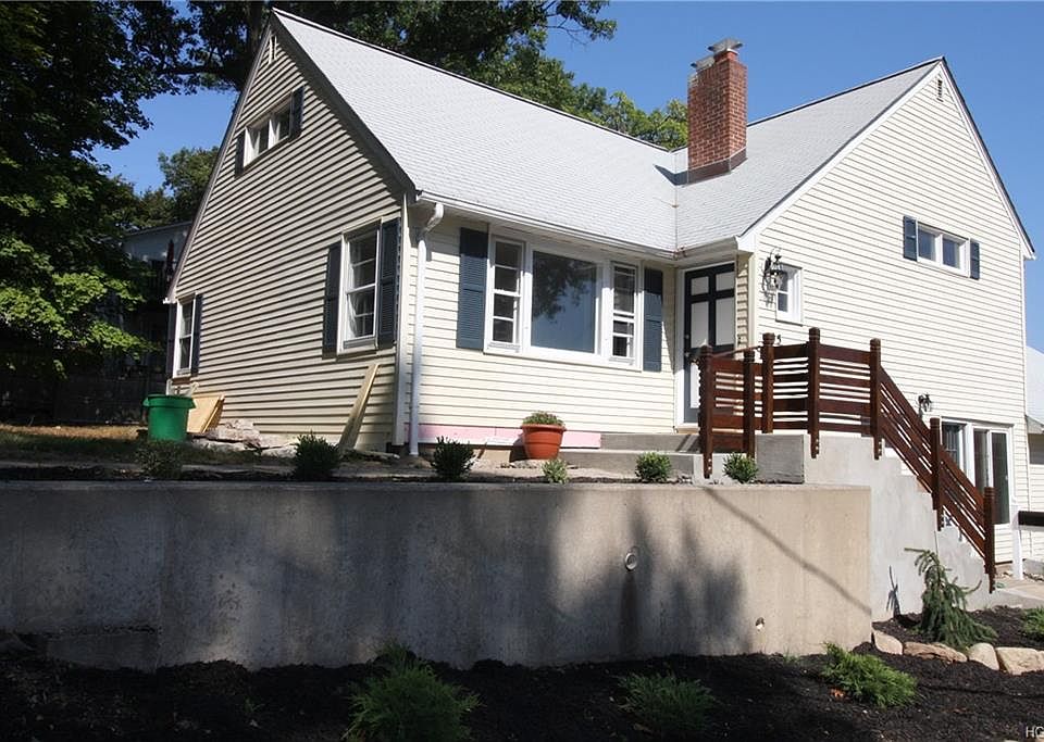 1st image of 105 Park Way