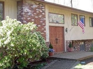 75 Dogwood Rd, Hopewell Junction, NY 12533