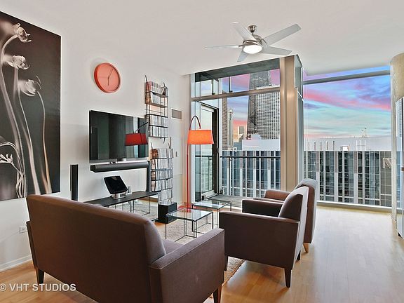 3rd image of 600 N Fairbanks Ct Unit 3604