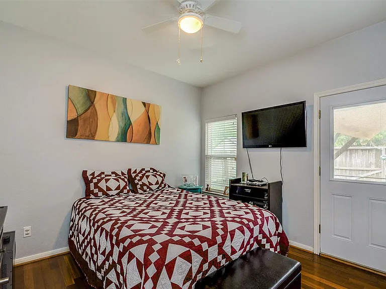 1310 Asbury St — Photo 15