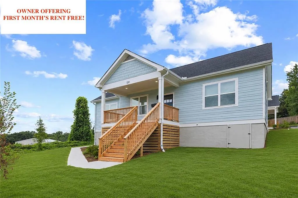 4 bed, 2.0 bath, 1310 sqft, $2,880 — Photo 1