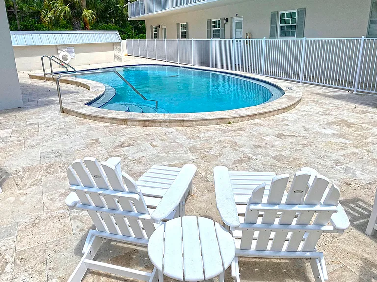900 Jasmine Ln #9A — Photo 2