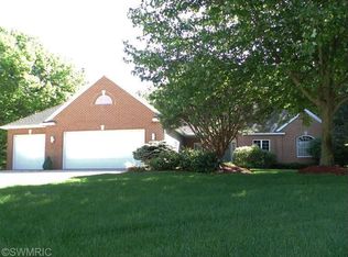 7918 Oak Tree Ln, Hudsonville, MI 49426