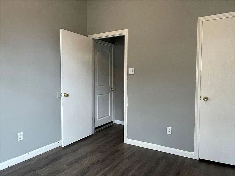 811 Forest Hillside Ln — Photo 6