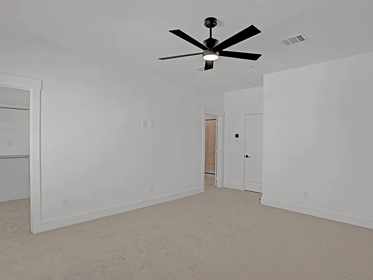 2553 Huxley Mews — Photo 10