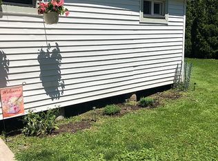 502 Ambrose St, Sackets Harbor, NY 13685