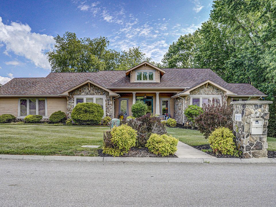 1st image of 212 Lake Meadow Dr