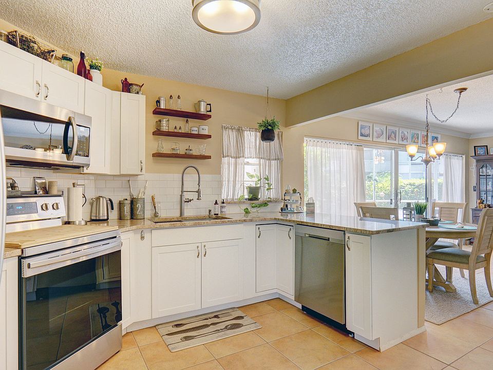 1st image of 6 Greenway N #103