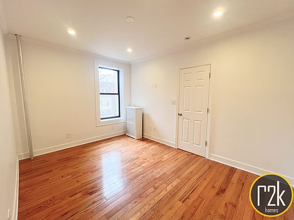 5th image of 2079 31st St APT A1