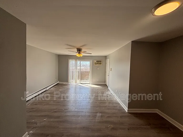 21907 Jeffrey Ave #3B — Photo 3
