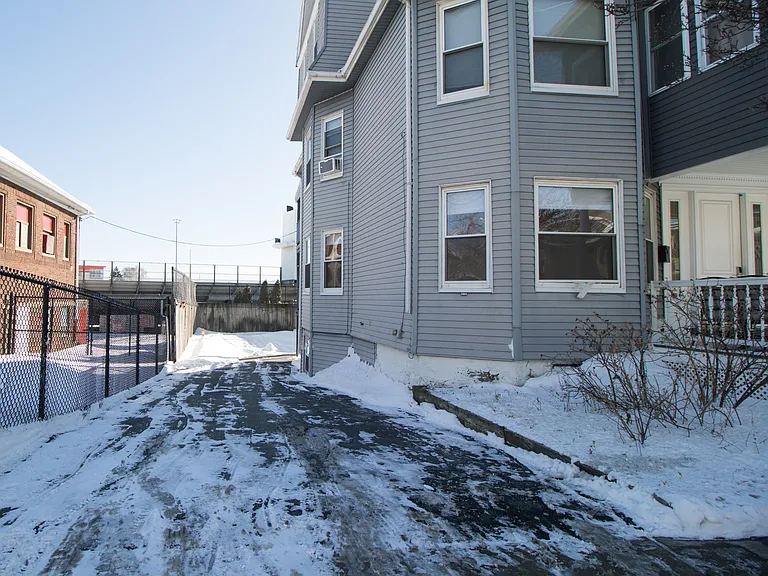 42 Cabot St #2 — Photo 26