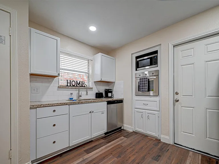 3903 Hermitage Hollow Ln — Photo 15