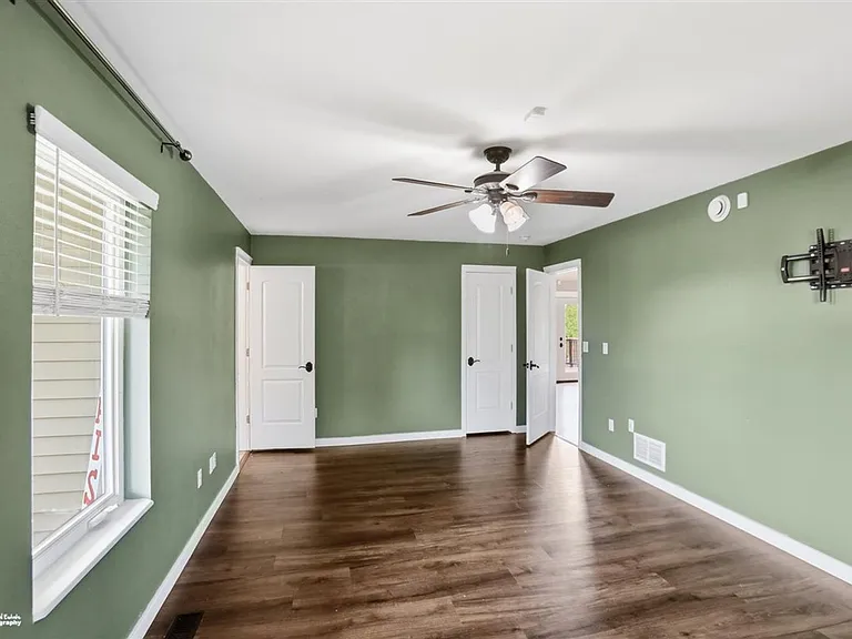 1421 N Landmark Dr — Photo 8