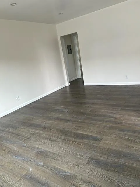2 bed, 700 sqft, $2,300 — Photo 4