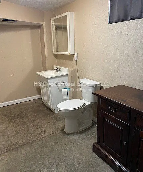 1215 W Main St — Photo 27