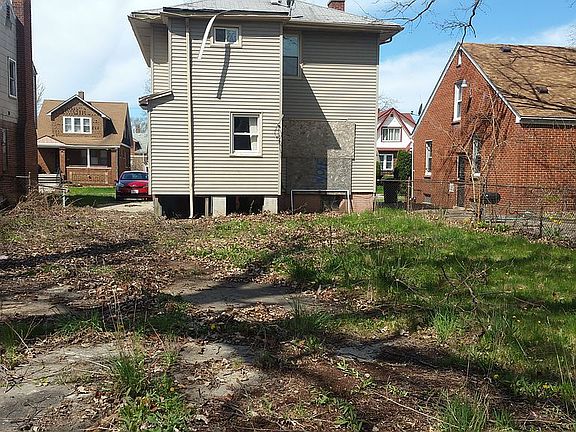 5th image of 19982 Greeley St