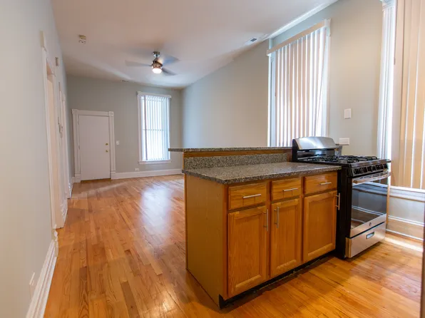 2023 N. Sheffield Ave.