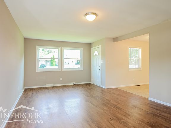 3rd image of 1713 Nelson Ave