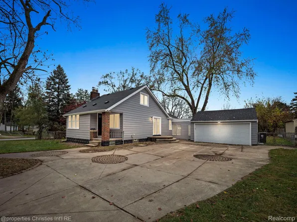 15803 Leona Dr, Redford, MI 48239