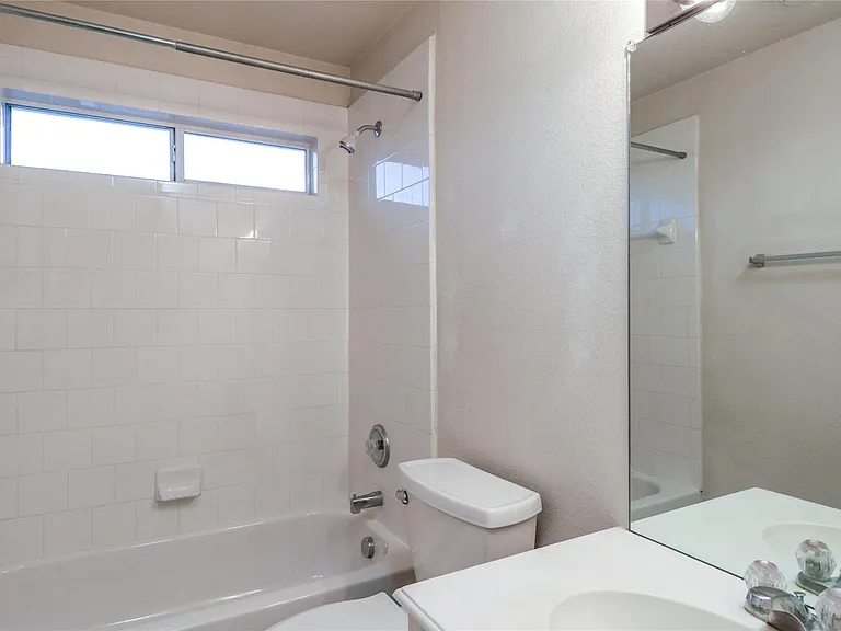 11232 Chaucer Dr — Photo 20