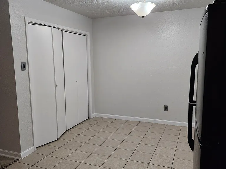 1330 Castle Glen Dr — Photo 10