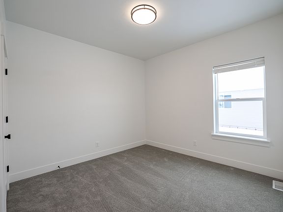 2nd image of 3036 N Grant Ave