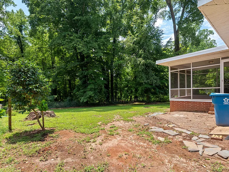 1217 Forestdale Dr — Photo 28