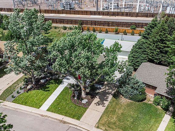 4th image of 628 S Jasmine Way