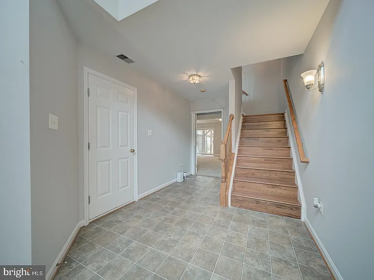 8241 Humphrey Ln — Photo 6