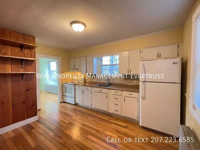 19 Glen Way — Photo 2