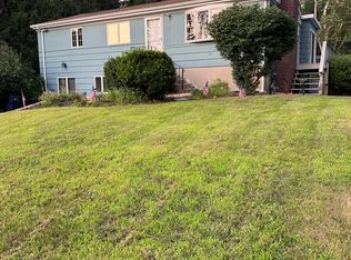 121 Pine River Dr, North Kingstown, RI 02852