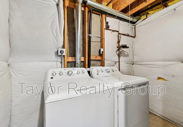8728 Starwood Ln — Photo 22