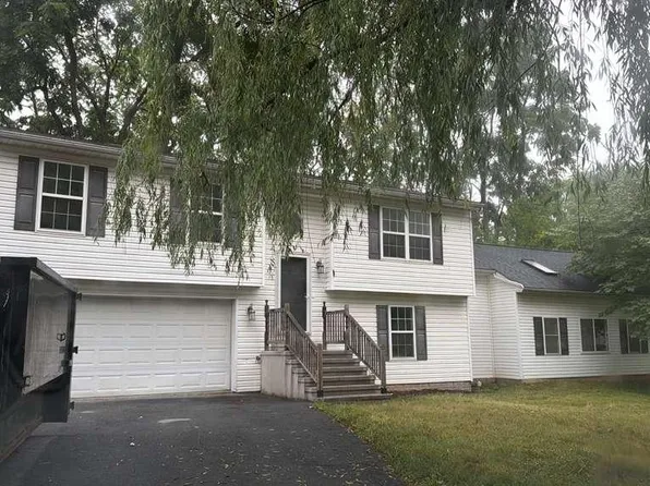 52 Morgan St, Inwood, WV 25428