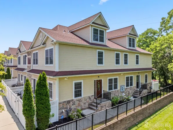 32 Cinder Rd Unit 22, Edison, NJ 08820