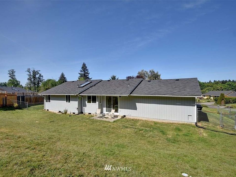 2nd image of 1309 Grass Ct SE