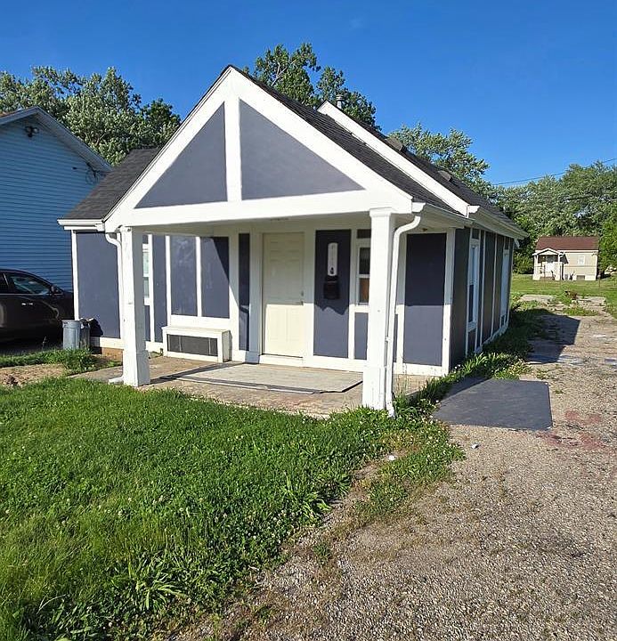 1st image of 174 Miller Ave