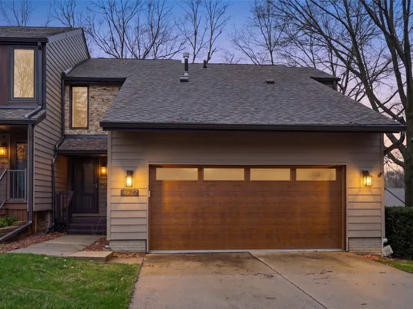 4922 W Park Dr, West Des Moines, IA 50266