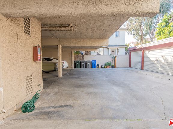 5th image of 2513 Harriman Ln