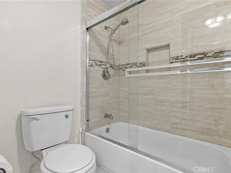 15879 Bogart Ct — Photo 3